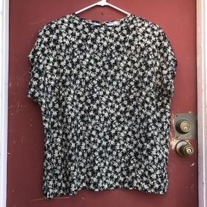 🔸Black and beige blouse 🔸